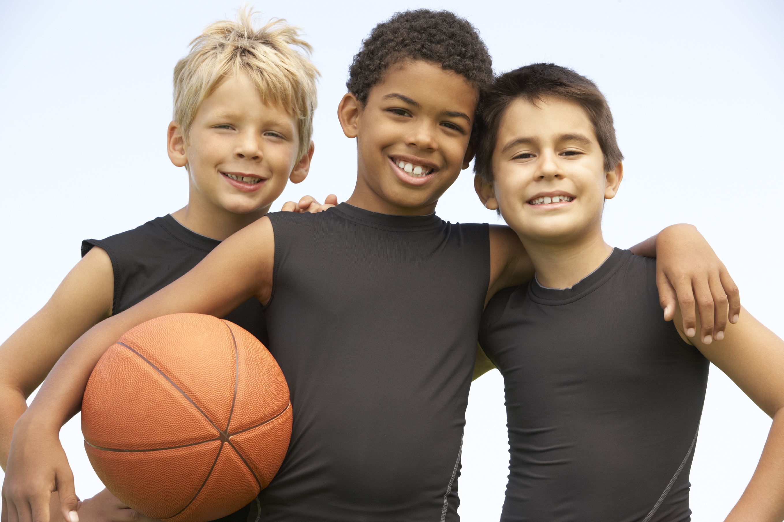 https://d793621442-custmedia.vresp.com/b788beb6a4/3%20boys%20basketball%202.jpg